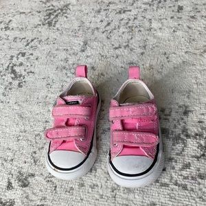 Pink size 4 US toddler Converse